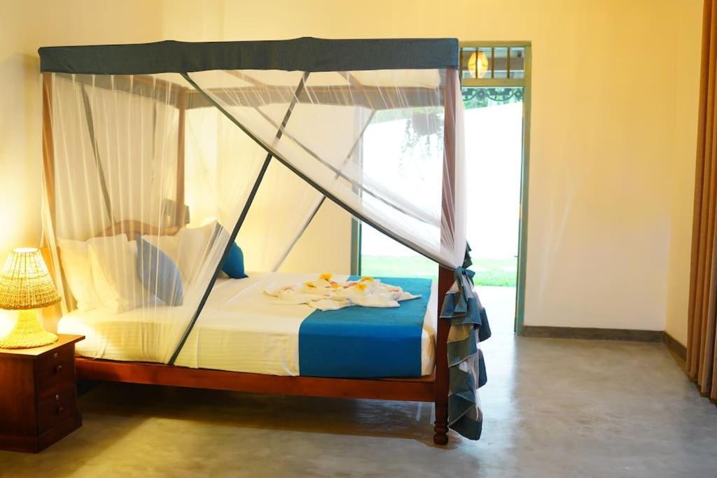 Ronaya Surf Waves Vila Dikwella Exterior foto
