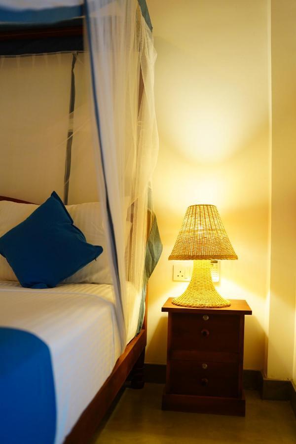 Ronaya Surf Waves Vila Dikwella Exterior foto