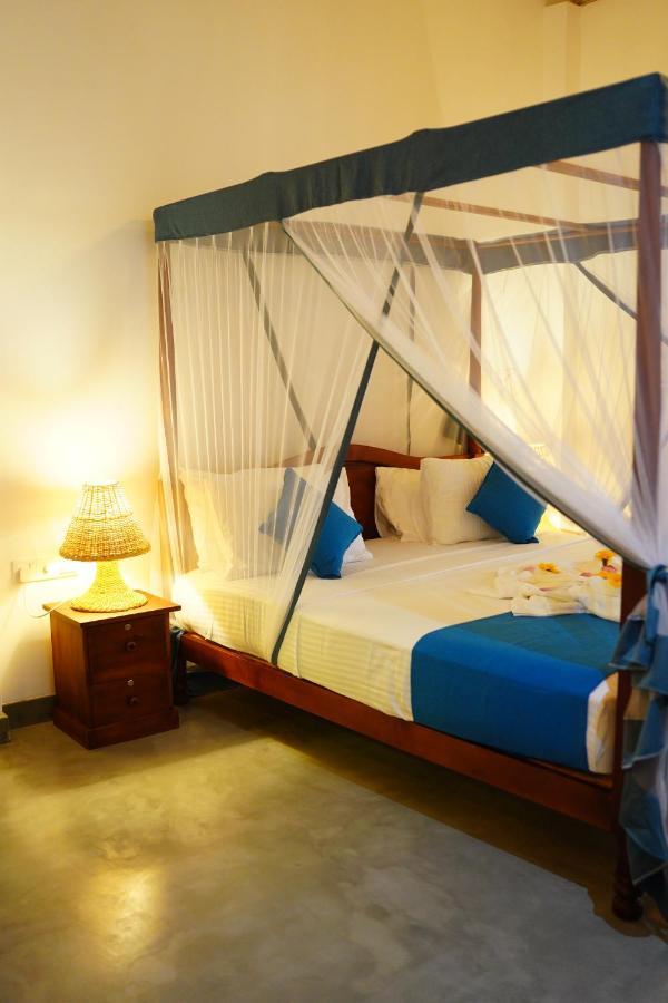 Ronaya Surf Waves Vila Dikwella Exterior foto