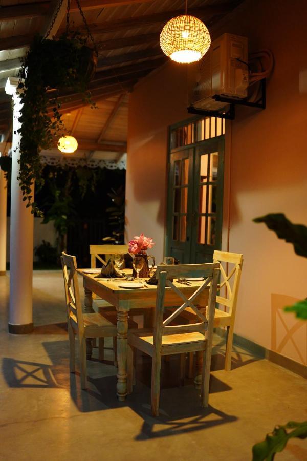 Ronaya Surf Waves Vila Dikwella Exterior foto