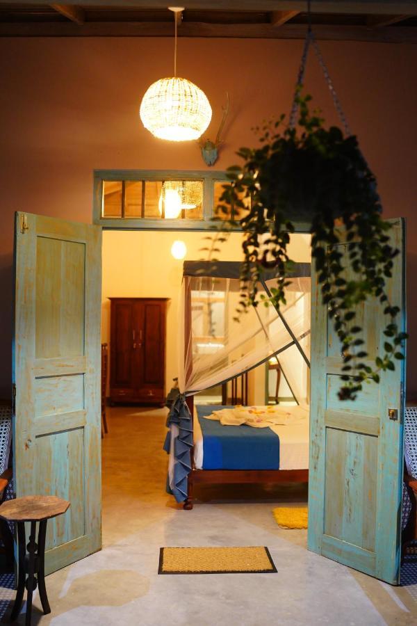 Ronaya Surf Waves Vila Dikwella Exterior foto