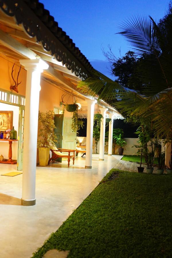 Ronaya Surf Waves Vila Dikwella Exterior foto